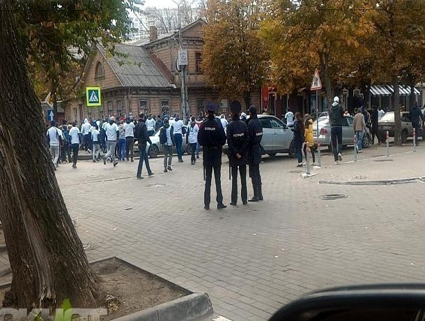 Руководство «Динамо» извинилось за поведение фанатов в Воронеже Руководство «Динамо» извинилось за поведение фанатов в Воронеже