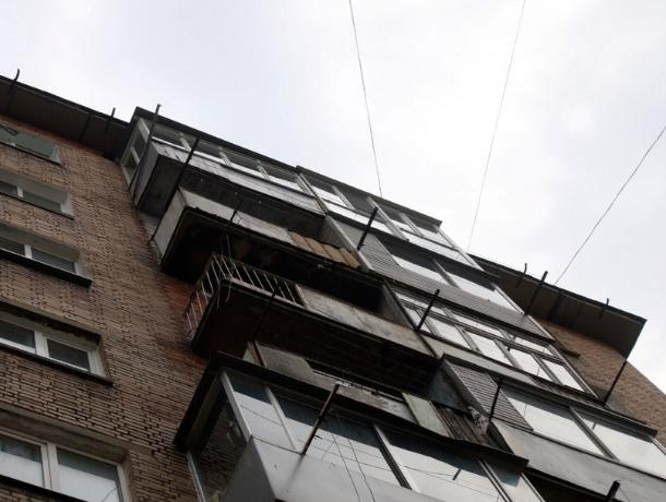 В Воронеже 50-летняя женщина выпала с 7 этажа многоэтажки В Воронеже 50-летняя женщина выпала с 7 этажа многоэтажки