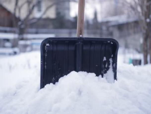 В Воронеже начнут заводить дела на УК, не убирающие снег во дворах В Воронеже начнут заводить дела на УК, не убирающие снег во дворах