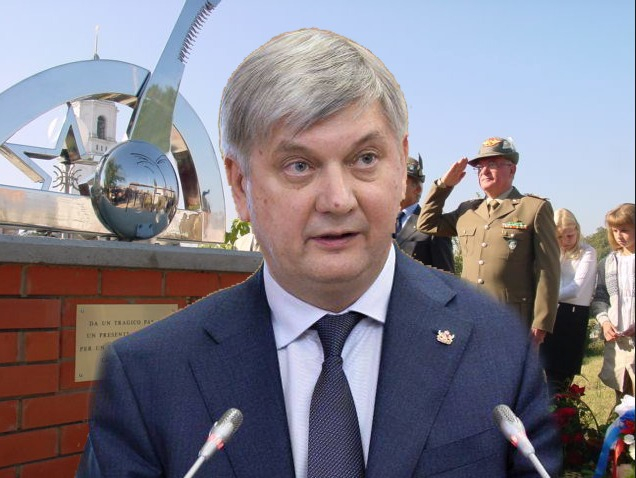 Александра Гусева призвали остановить размножение памятника фашистам в Россоши Александра Гусева призвали остановить размножение памятника фашистам в Россоши