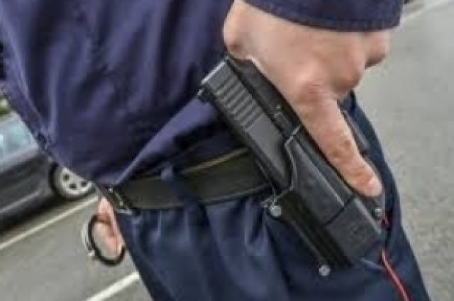 Полицейские при задержании застрелили грабителя в Воронеже Полицейские при задержании застрелили грабителя в Воронеже