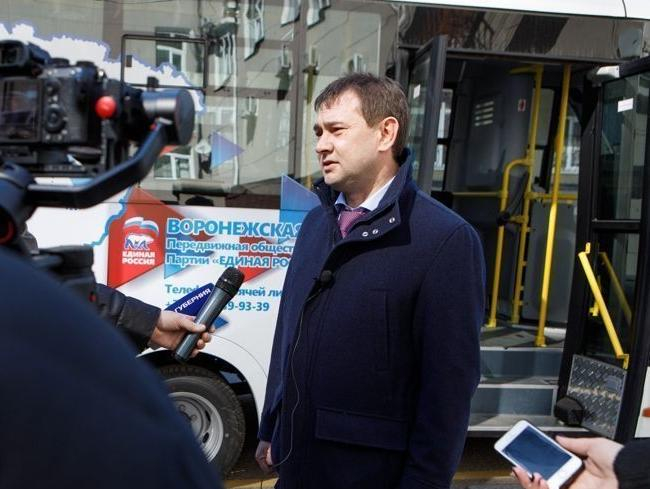 Главного воронежского единоросса Нетесова поймали на лжи с автобусами для волонтеров Главного воронежского единоросса Нетесова поймали на лжи с автобусами для волонтеров