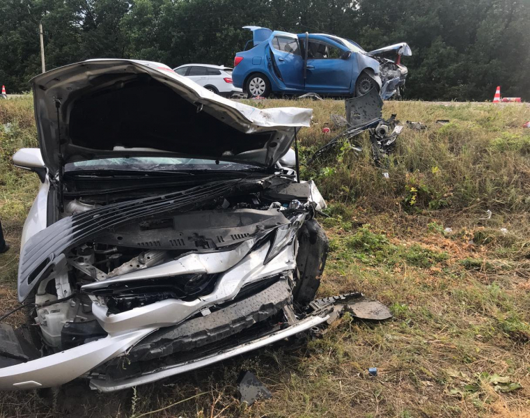 Авария под Воронежем унесла жизнь молодой девушки Авария под Воронежем унесла жизнь молодой девушки