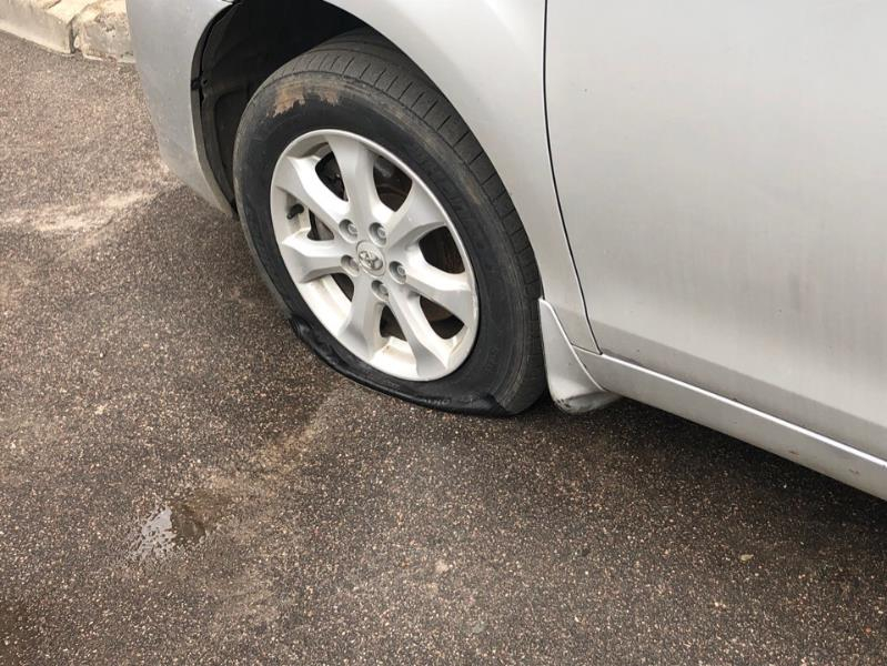 Припаркованные на тротуаре авто массово испортили в Воронеже Припаркованные на тротуаре авто массово испортили в Воронеже