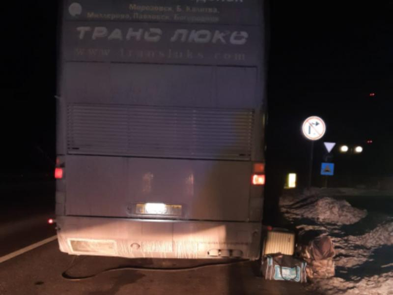 Пассажирский автобус попал в ледяную ловушку на трассе М-4 «Дон» Пассажирский автобус попал в ледяную ловушку на трассе М-4 «Дон»