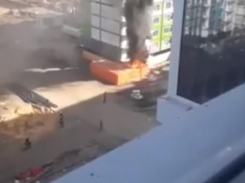 Опубликовано видео начала черного пожара в новом воронежском ЖК Опубликовано видео начала черного пожара в новом воронежском ЖК
