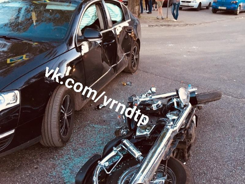 Жесткие последствия ДТП с мотоциклом показали на фото в Воронеже Жесткие последствия ДТП с мотоциклом показали на фото в Воронеже