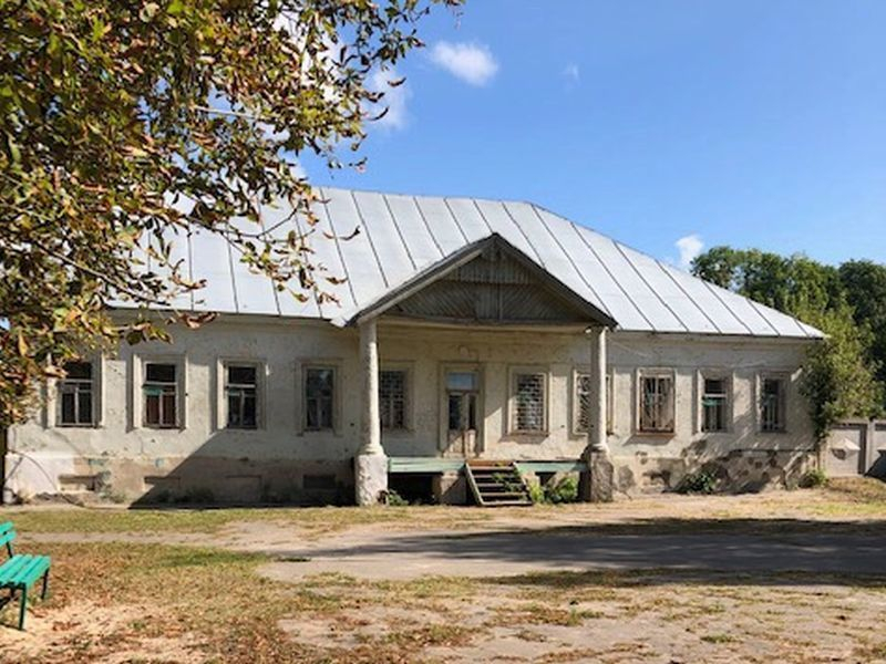 В разваливающейся исторической усадьбе под Воронежем организовали детский отдых В разваливающейся исторической усадьбе под Воронежем организовали детский отдых