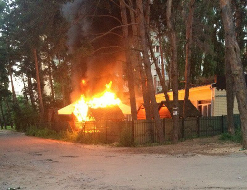 Под утро в Коминтерновском районе Воронежа сгорело кафе «Султан» Под утро в Коминтерновском районе Воронежа сгорело кафе «Султан»