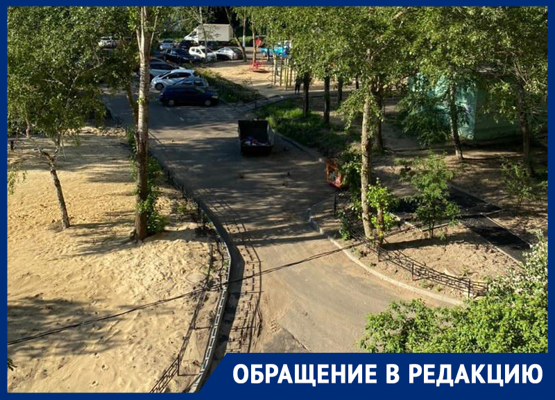 В кошачий лоток превратили двор в Воронеже В кошачий лоток превратили двор в Воронеже