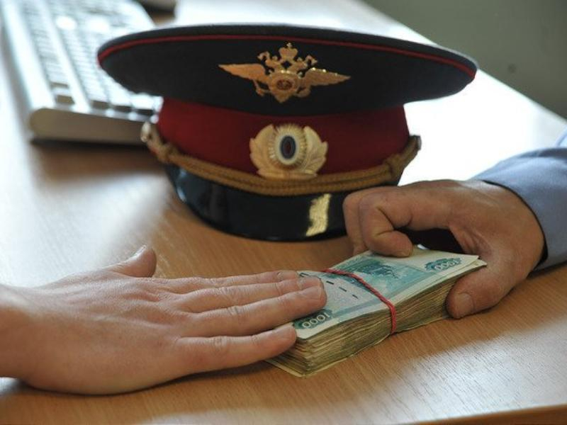 Элитный воронежский гаишник признался в сборе дани с подчиненных Элитный воронежский гаишник признался в сборе дани с подчиненных