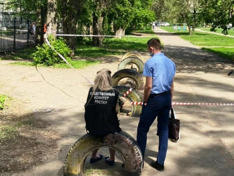 Устроивший стрельбу у школы воронежец ответит в суде за хулиганство Устроивший стрельбу у школы воронежец ответит в суде за хулиганство