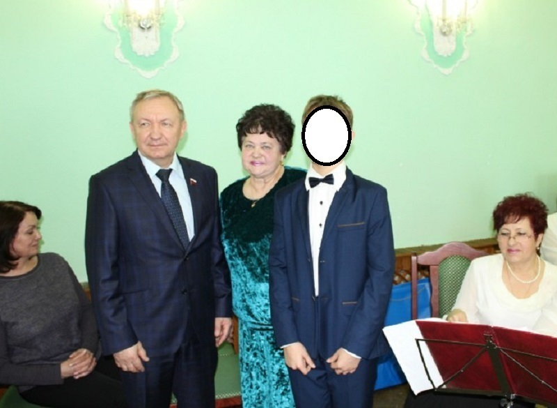 Директриса Ломакина подхватила «болезнь Сухачевой-Букреева» в Воронежской области Директриса Ломакина подхватила «болезнь Сухачевой-Букреева» в Воронежской области