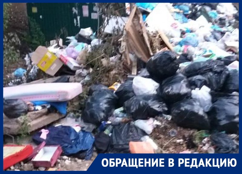 Ремонт теплотрассы превратил двор в ужасную свалку в Воронеже Ремонт теплотрассы превратил двор в ужасную свалку в Воронеже