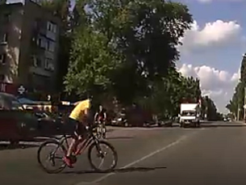 Почему в России не любят велосипедистов показали на примере поступка в Воронеже Почему в России не любят велосипедистов показали на примере поступка в Воронеже