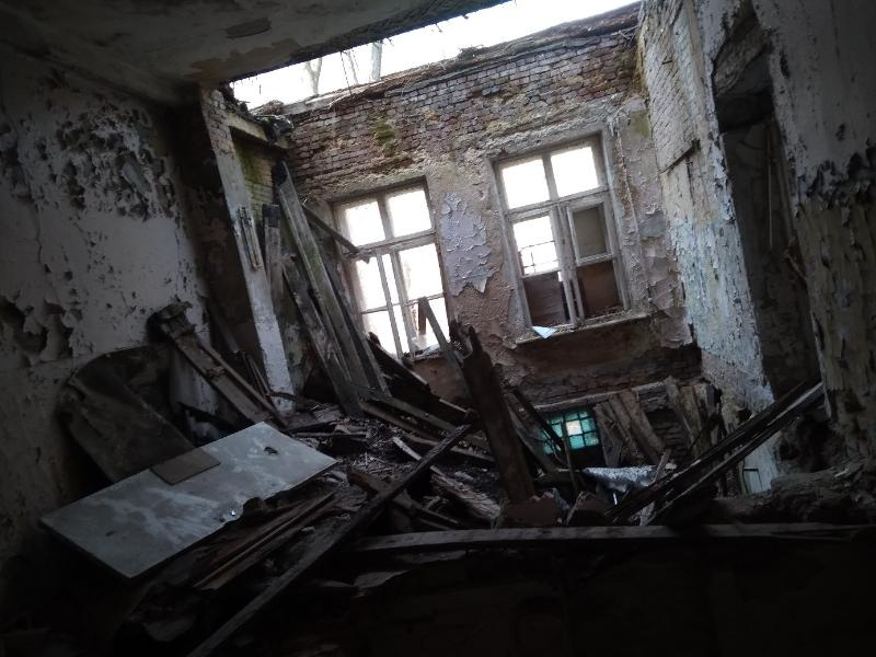 Постапокалиптическую базу отдыха с мутной историей сняли в Воронеже Постапокалиптическую базу отдыха с мутной историей сняли в Воронеже