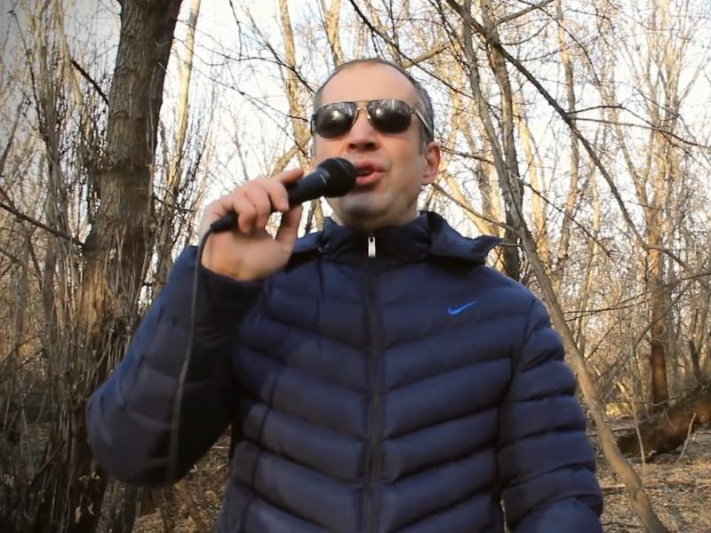 Легендарную «Улицу роз» перепел в лесу воронежский депутат-коммунист Легендарную «Улицу роз» перепел в лесу воронежский депутат-коммунист
