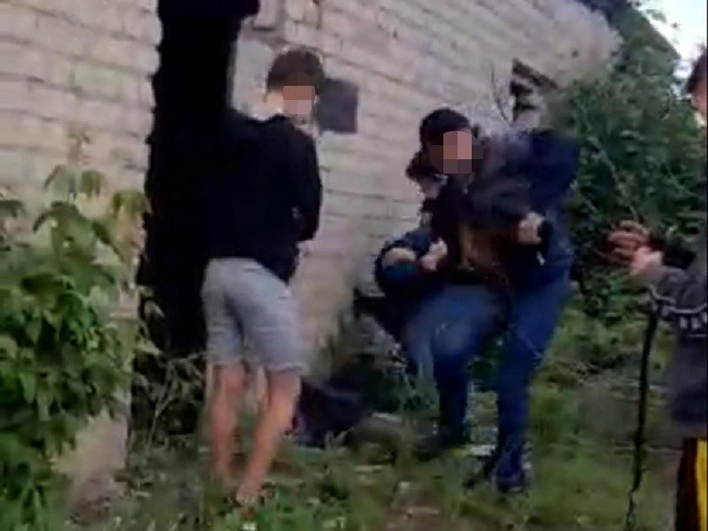 Высокопоставленных полицейского и чиновника наказали из-за зверств 14-летнего подростка в Воронеже Высокопоставленных полицейского и чиновника наказали из-за зверств 14-летнего подростка в Воронеже