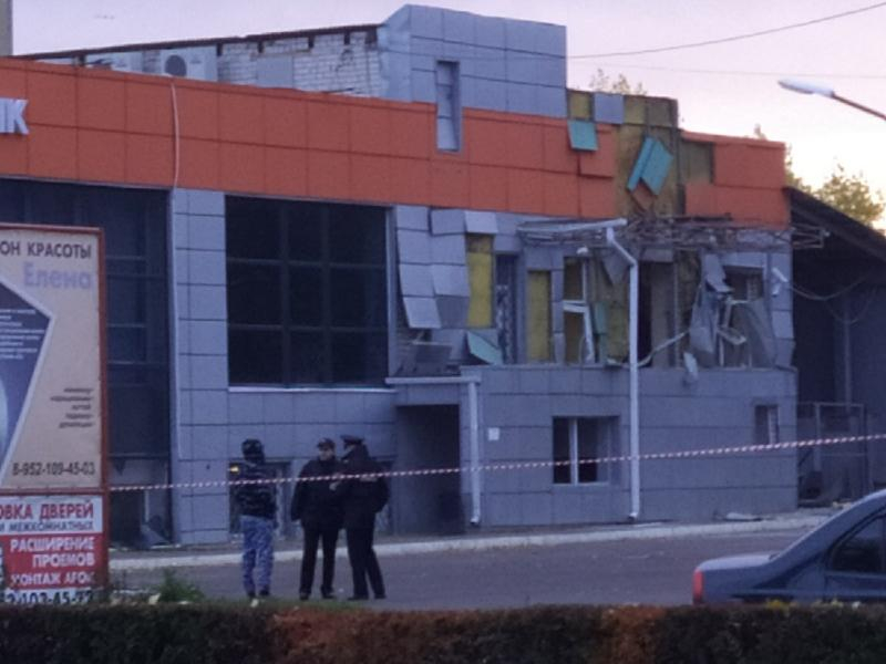 Подозрительный мужчина был замечен у воронежского ТЦ перед взрывом Подозрительный мужчина был замечен у воронежского ТЦ перед взрывом