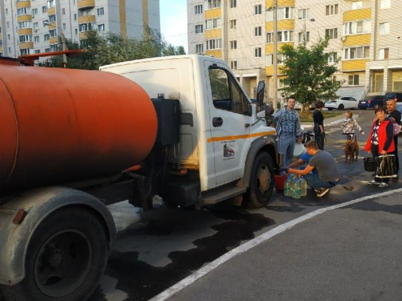 Стал известен график подвоза воды к многоквартирным домам в Воронеже Стал известен график подвоза воды к многоквартирным домам в Воронеже
