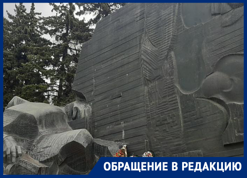 Воронежцы возмутились грязным памятником Славы в преддверии 9 мая Воронежцы возмутились грязным памятником Славы в преддверии 9 мая