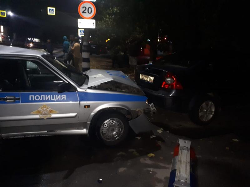 Пьяный водитель устроил массовое ДТП с полицейской машиной и пешеходом в Воронежской области Пьяный водитель устроил массовое ДТП с полицейской машиной и пешеходом в Воронежской области