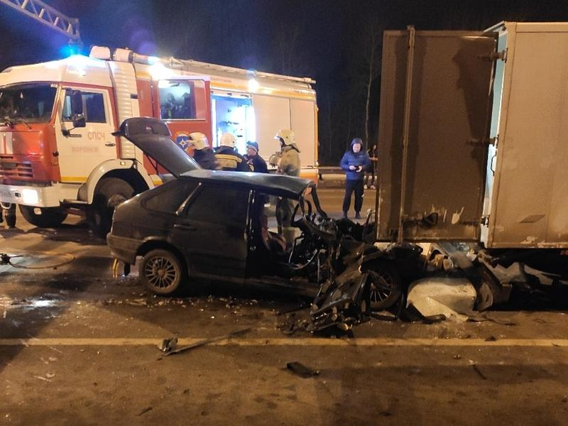 Последствия страшного массового ДТП сняли в Воронеже Последствия страшного массового ДТП сняли в Воронеже