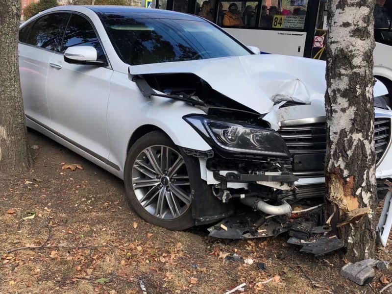 Воронежцы сообщили, как автомобиль сломал руку девушке на пешеходном переходе Воронежцы сообщили, как автомобиль сломал руку девушке на пешеходном переходе