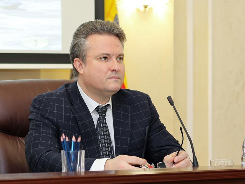 Мэр Кстенин подстегнул дорожников в борьбе с ямами в Воронеже Мэр Кстенин подстегнул дорожников в борьбе с ямами в Воронеже