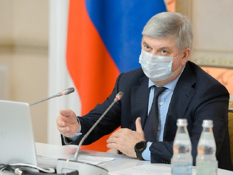 Губернатор Гусев призвал облздрав держаться в боевой готовности, а воронежцев прививаться Губернатор Гусев призвал облздрав держаться в боевой готовности, а воронежцев прививаться