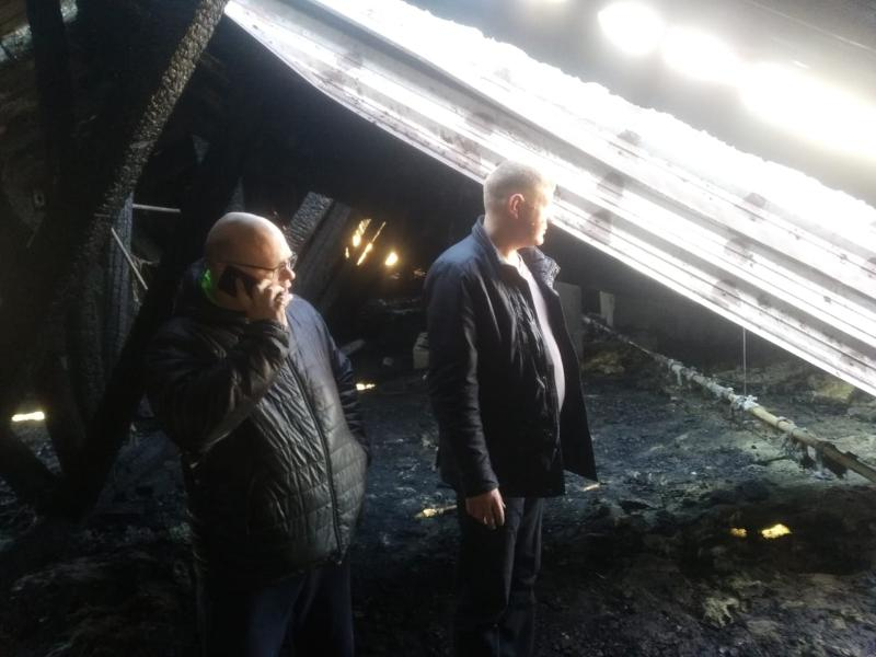 Горевший ночью дом обещают восстановить в Воронеже Горевший ночью дом обещают восстановить в Воронеже