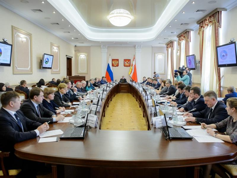 Губернатор Гусев рассказал чиновникам о «правильной теме» и 15 млрд рублей Губернатор Гусев рассказал чиновникам о «правильной теме» и 15 млрд рублей