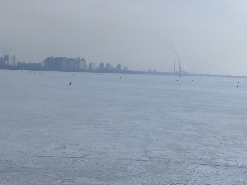 Рыбалку с риском для жизни сняли на Воронежском водохранилище Рыбалку с риском для жизни сняли на Воронежском водохранилище