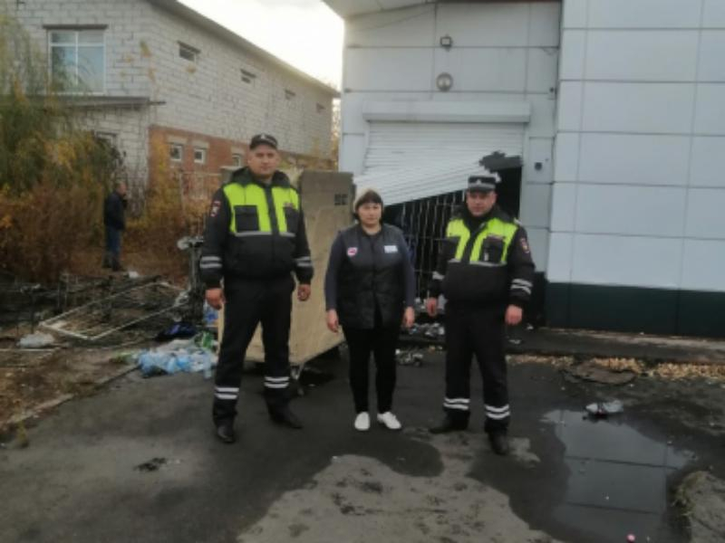 Сотрудники ДПС спасли воронежский магазина от пожара Сотрудники ДПС спасли воронежский магазина от пожара