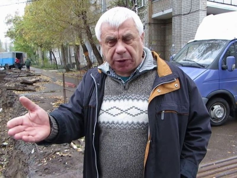 Скандального коммунальщика Палютина наказали рублем за оскорбление судей в Воронеже Скандального коммунальщика Палютина наказали рублем за оскорбление судей в Воронеже