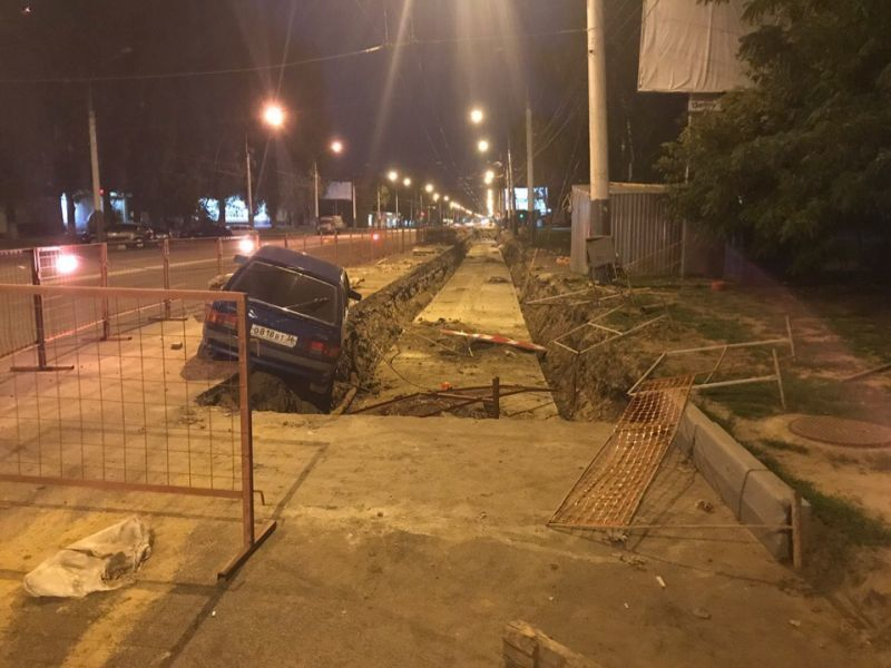 ВАЗ необъяснимым образом попал в ловушку в Воронеже ВАЗ необъяснимым образом попал в ловушку в Воронеже