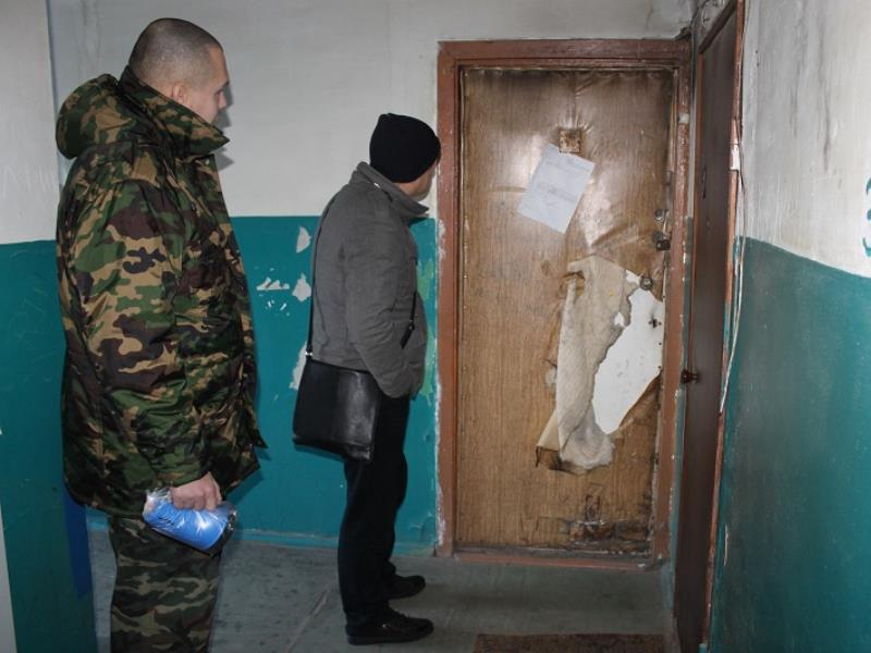 Горевшая квартира со зловониями и крысами досаждает соседям в Воронеже Горевшая квартира со зловониями и крысами досаждает соседям в Воронеже