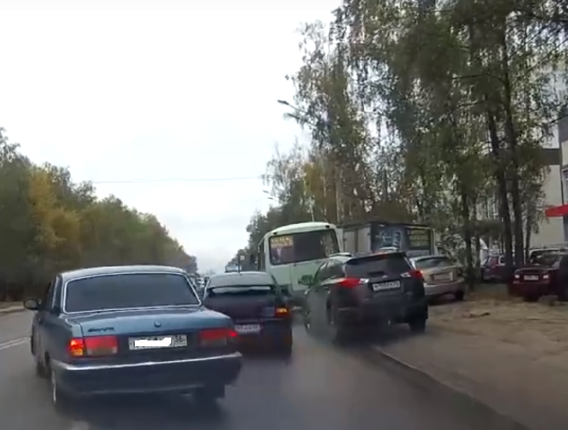 Мгновенной кармой закончились обочечные гонки в Воронеже Мгновенной кармой закончились обочечные гонки в Воронеже