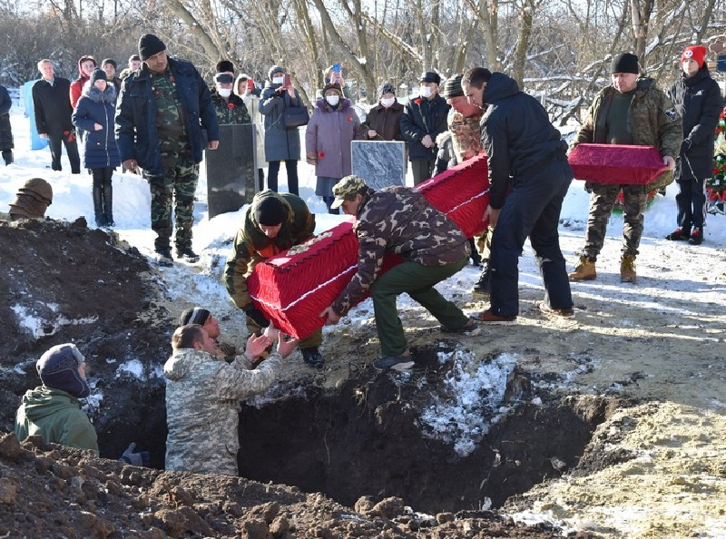 Останки воинов-освободителей перезахоронили в Воронежской области Останки воинов-освободителей перезахоронили в Воронежской области
