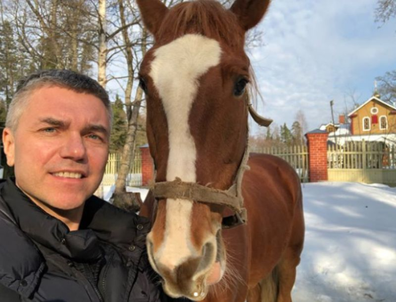 Воронежский «единоросс» Ревенко сделал лошадиное селфи на Валааме Воронежский «единоросс» Ревенко сделал лошадиное селфи на Валааме