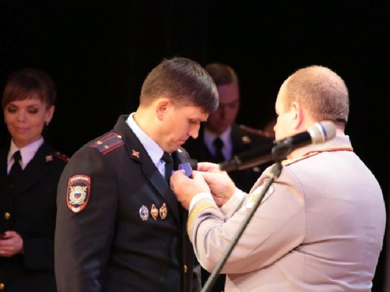 Бывший борец с коррупцией пойдет под суд за мошенничество на 10 млн рублей в Воронеже Бывший борец с коррупцией пойдет под суд за мошенничество на 10 млн рублей в Воронеже