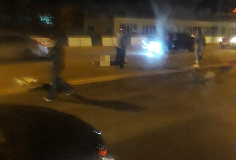 Опубликованы жуткие фото сбитой девушки на виадуке в Воронеже Опубликованы жуткие фото сбитой девушки на виадуке в Воронеже