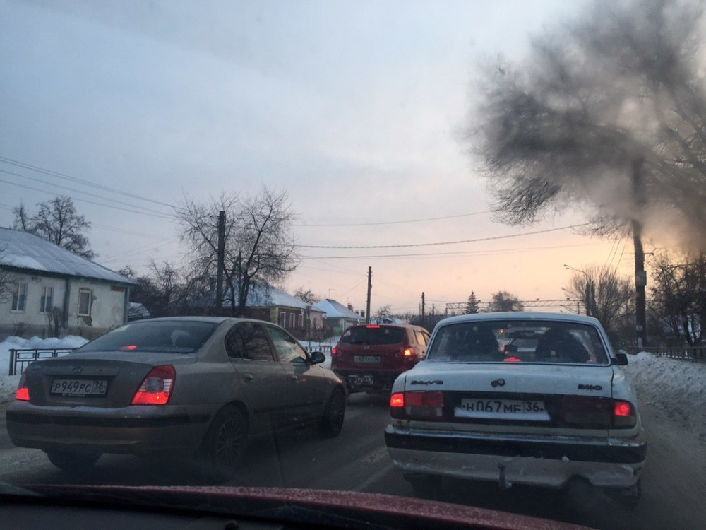 Неочищенные дороги спровоцировали в Воронеже 8-балльные пробки