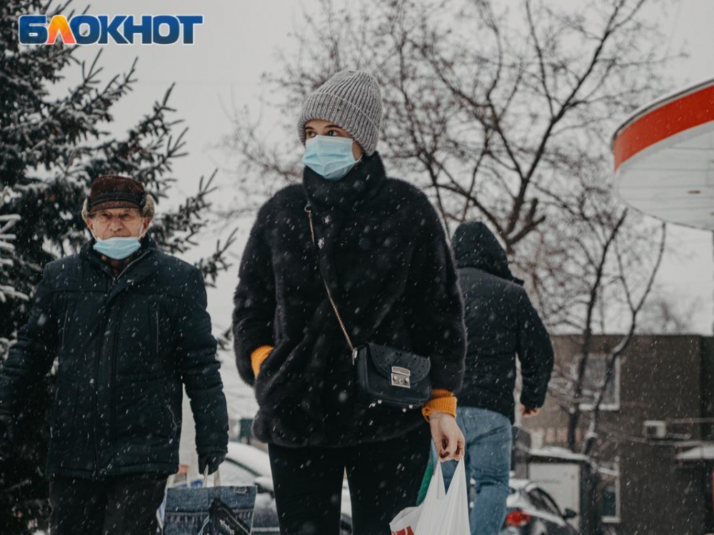 Коронавирус в Воронеже с 10 по 16 января: ужесточение мер, приход «Омикрона», штраф «Макдоналдса» и койки в больницах для детей