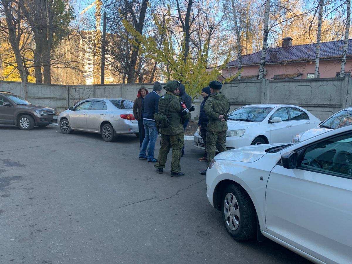 Ваи воронеж. Макаров стрелок Воронеж. Военная полиция Вологда. Военные оцепили. Военная полиция город Воронеж.