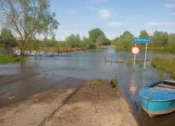 В Воронежской области прекращено автотранспортное сообщение — затоплен мост
