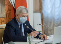 Губернатор Гусев предрек пятую волну ковида с большим числом заражений в Воронежской области