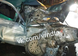 авария под воронежем с фурой сегодня. памятник на остановке институт генетики воронеж. дтп май 2019 воронежская область. на бульваре победы сбили девушку. блокнот воронеж новости сегодня происшествия последние.