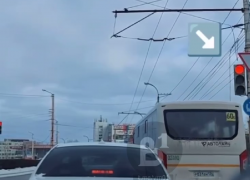 Наплевальское отношение к ПДД продемонстрировал пассажирский автобус в Воронеж