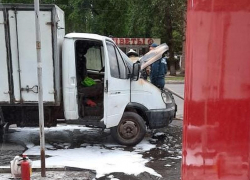В Воронеже огонь уничтожил «Газель», перевозящую хлеб в магазины